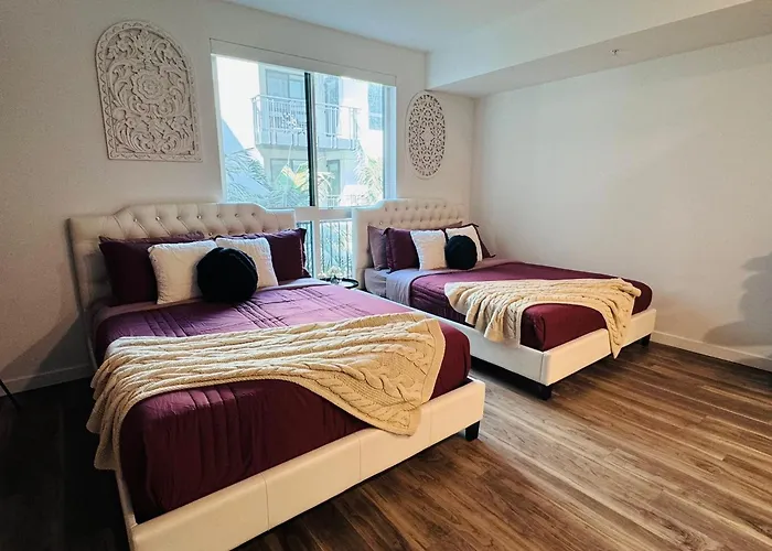 Spectacular Cozy Loft Hollywood Free Parking